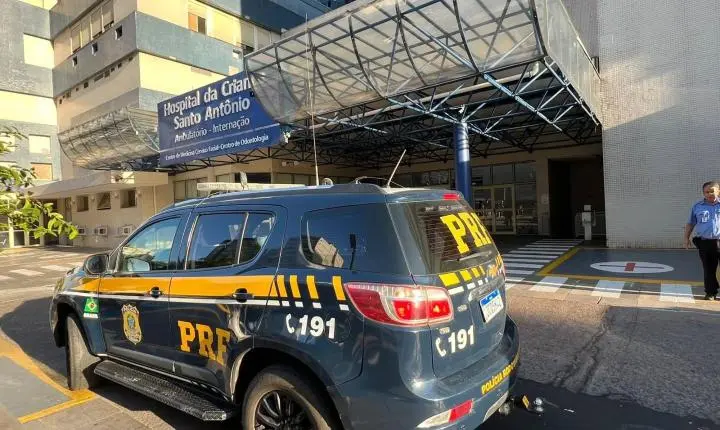 PRF escolta ambulância com paciente para transplante em hospital de Porto Alegre