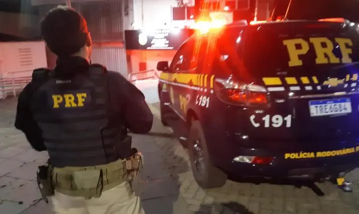PRF prende homem procurado por descumprir medida protetiva em Guaíba