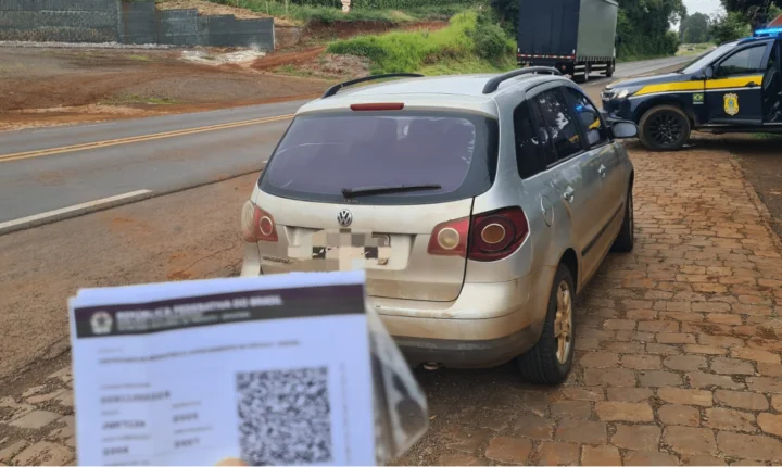 PRF prende motorista por uso de documento veicular falso no norte do Rio Grande do Sul