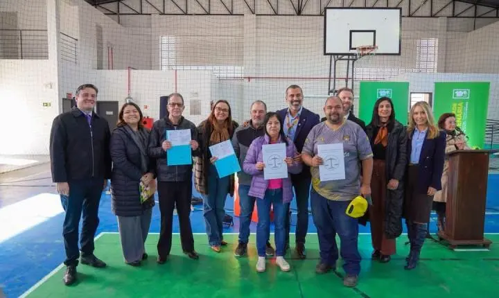  Mais de 200 famílias recebem escrituras de imóveis em Guaíba pelo Projeto Terra – Eu Sou Cohab 
