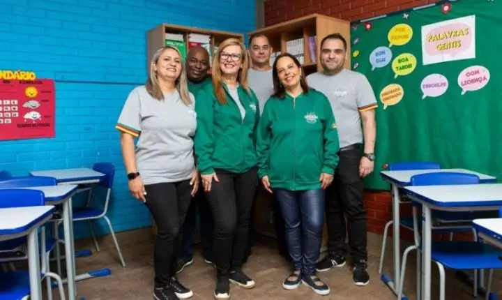 Projeto prevê contratação temporária de até 2,1 mil profissionais para a rede estadual de ensino no RS