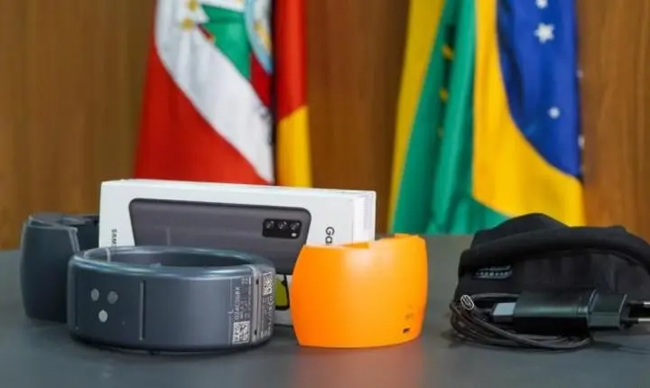 RS amplia monitoramento de agressores com tornozeleira eletrônica e chega a 1,2 mil casos ativos