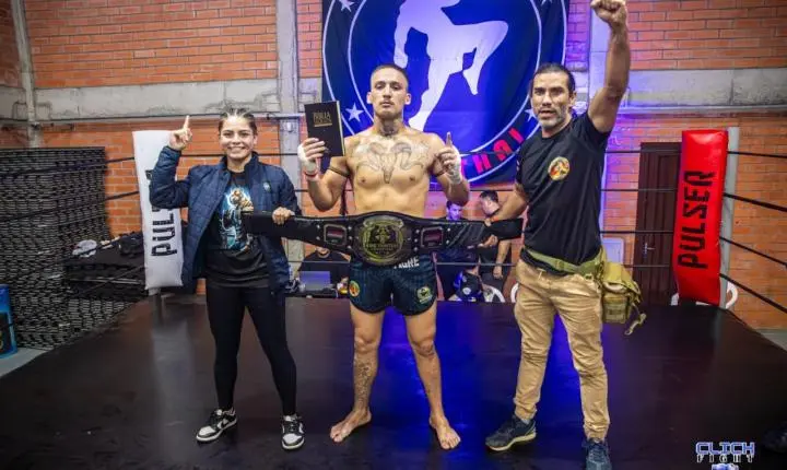 RS atleta Bruno Holtz conquista cinturão dos 75kg e mantém carreira invicta no King Fighters Champions