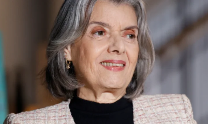 RS: Cármen Lúcia participa de aula magna sobre violência contra mulher