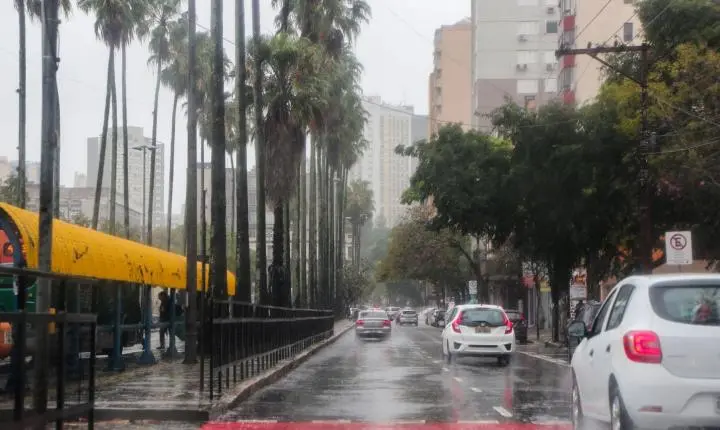 RS entra em alerta para chuva de até 50 mm e ventos de 75 km/h nesta sexta