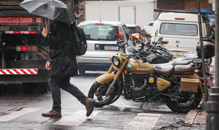 Semana começa com alerta de tempestades e previsão de chuva em todo o Rio Grande do Sul