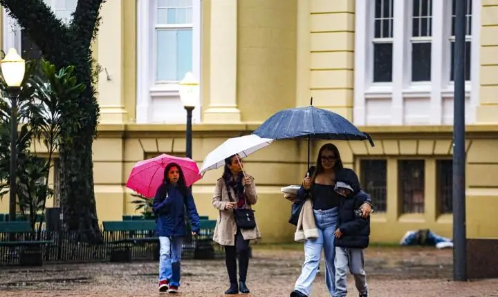 Semana começa com retorno da chuva e risco de novos alagamentos e cheias no Rio Grande do Sul