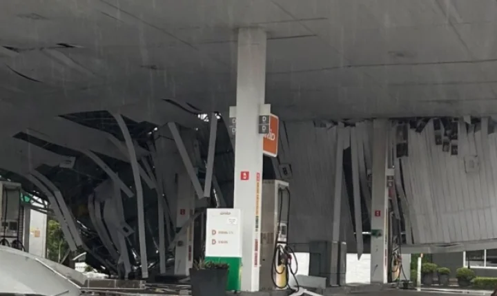 Temporal derruba cobertura de posto de combustíveis em Xangri-Lá no Litoral Norte