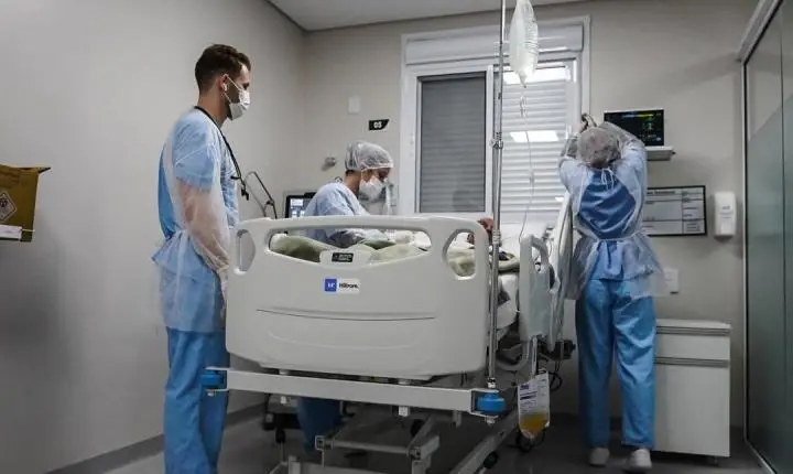 Transferência de pacientes marca início das operações da nova UTI do Hospital Nelson Cornetet em Guaíba