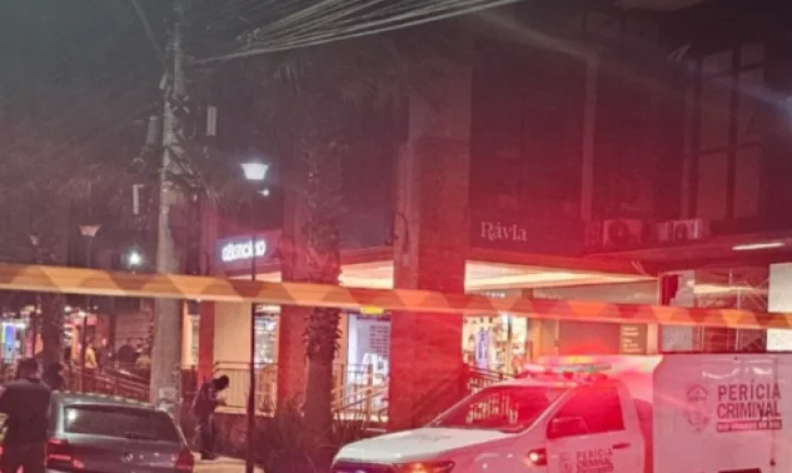 Três homens morrem após roubo a loja de perfumaria e confronto com a Brigada Militar em Alvorada