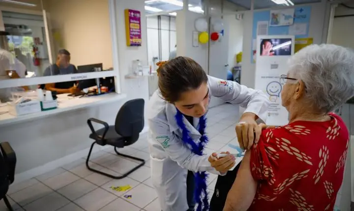 Vacinação contra a gripe atinge 25% da meta no RS após primeiro mês de campanha